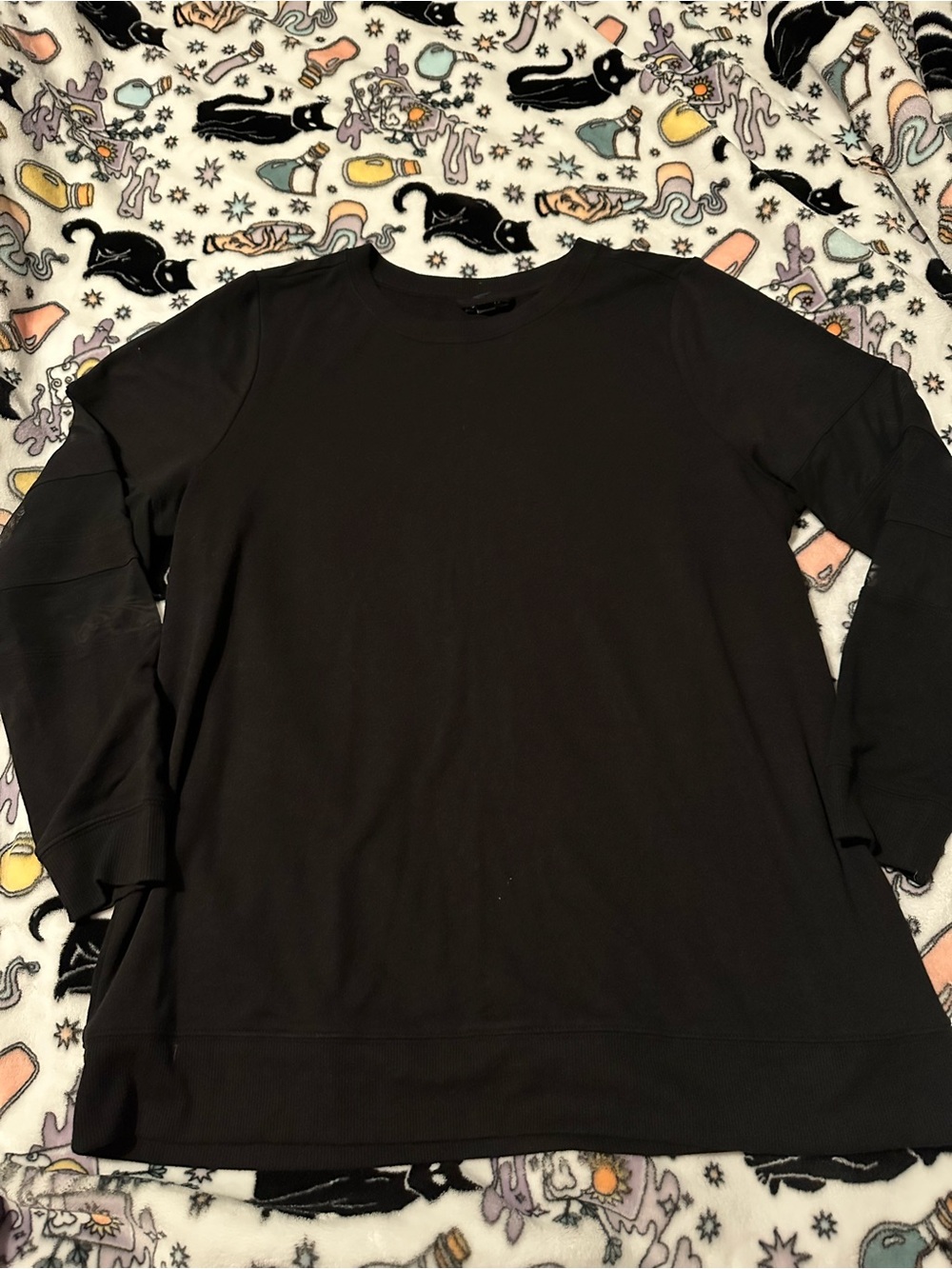 Torrid Woman’s Black Crewneck Sweatshirt